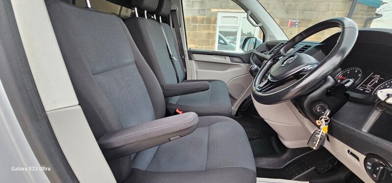 VOLKSWAGEN TRANSPORTER
