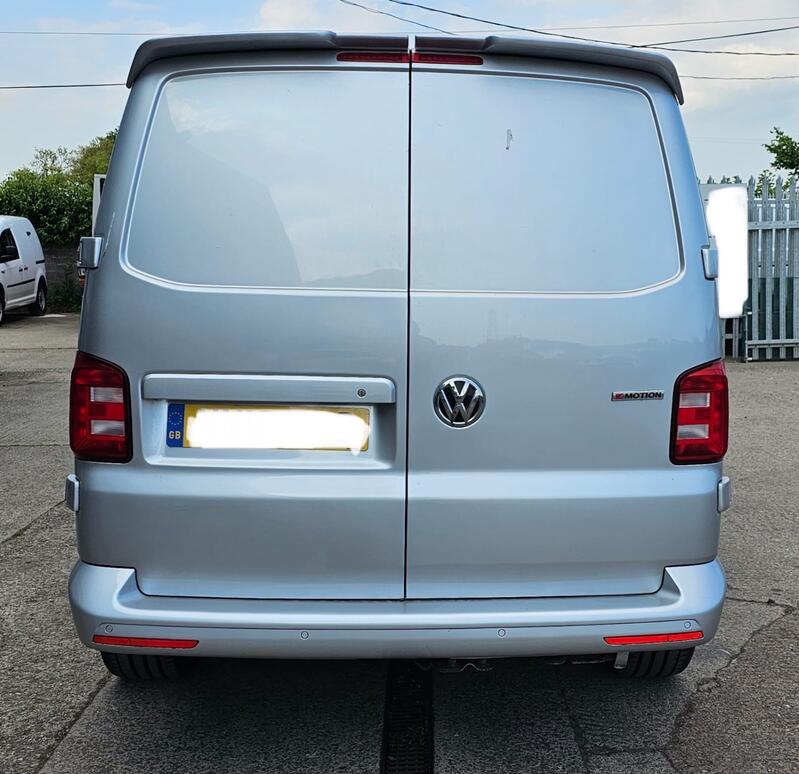 VOLKSWAGEN TRANSPORTER