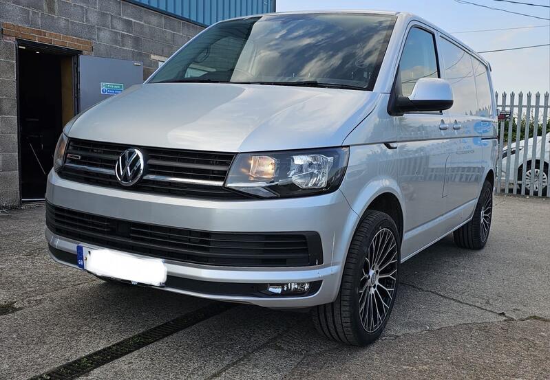 VOLKSWAGEN TRANSPORTER