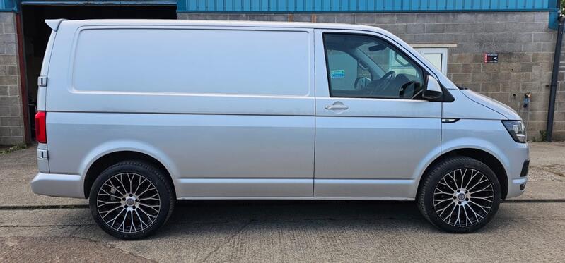 VOLKSWAGEN TRANSPORTER