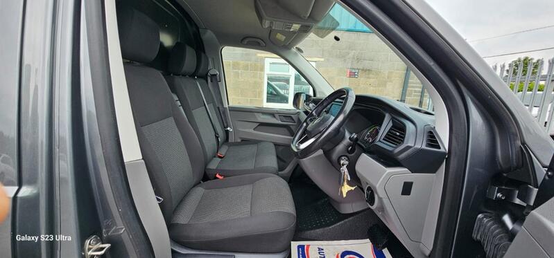 VOLKSWAGEN TRANSPORTER