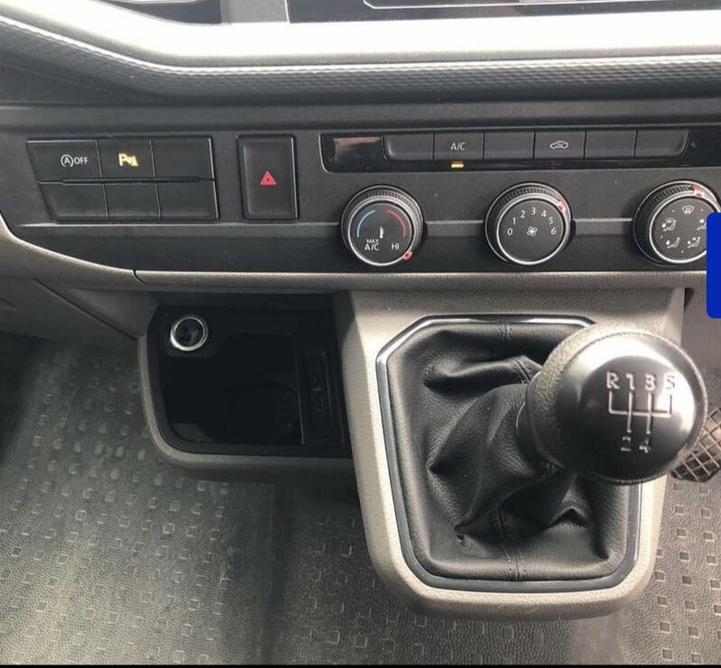 VOLKSWAGEN TRANSPORTER