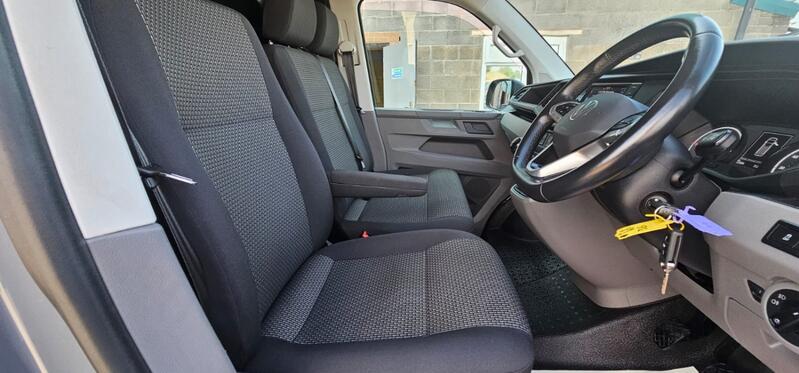 VOLKSWAGEN TRANSPORTER
