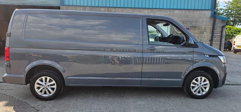 VOLKSWAGEN TRANSPORTER