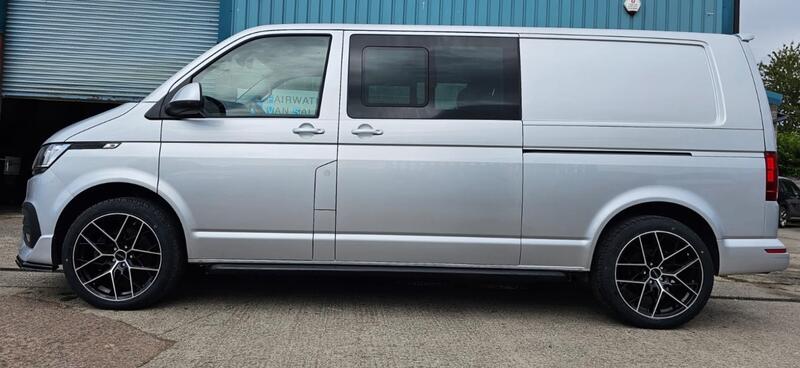 VOLKSWAGEN TRANSPORTER
