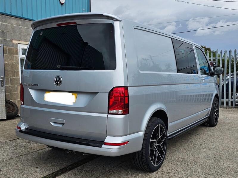 VOLKSWAGEN TRANSPORTER