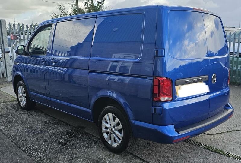 VOLKSWAGEN TRANSPORTER