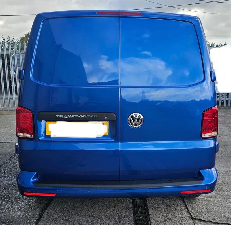VOLKSWAGEN TRANSPORTER