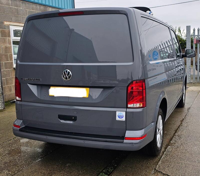 VOLKSWAGEN TRANSPORTER