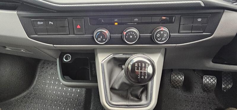 VOLKSWAGEN TRANSPORTER