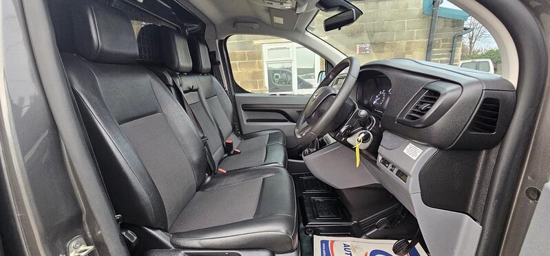 TOYOTA PROACE