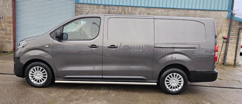 TOYOTA PROACE