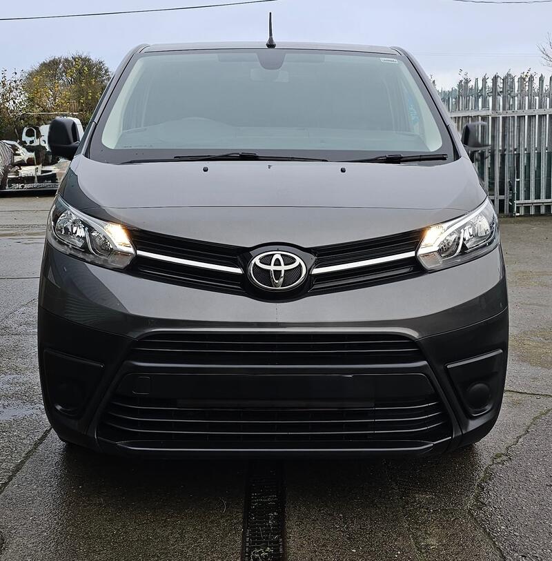 TOYOTA PROACE