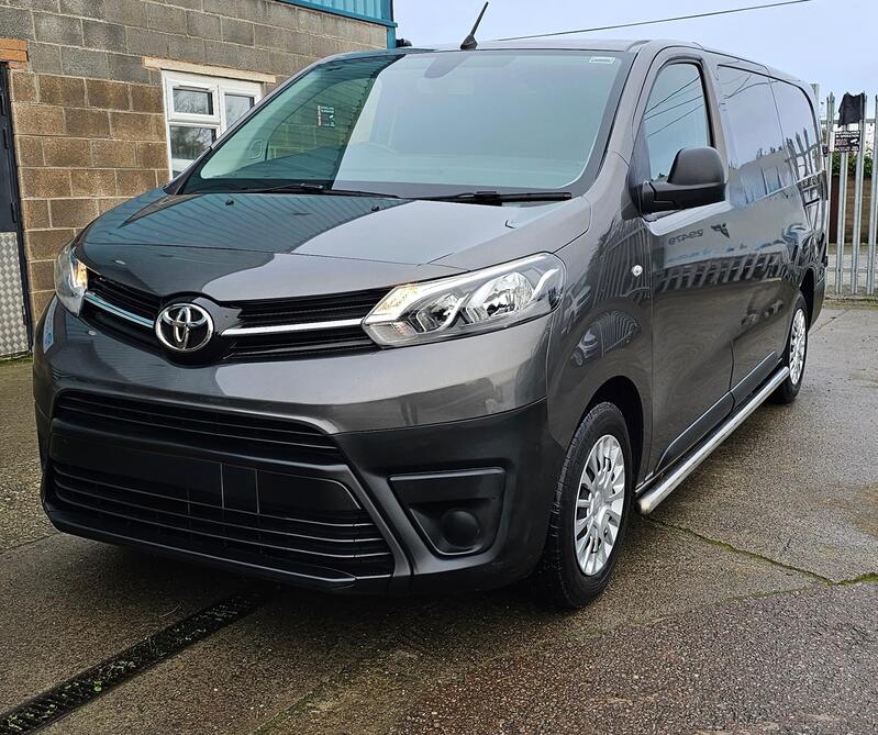 TOYOTA PROACE