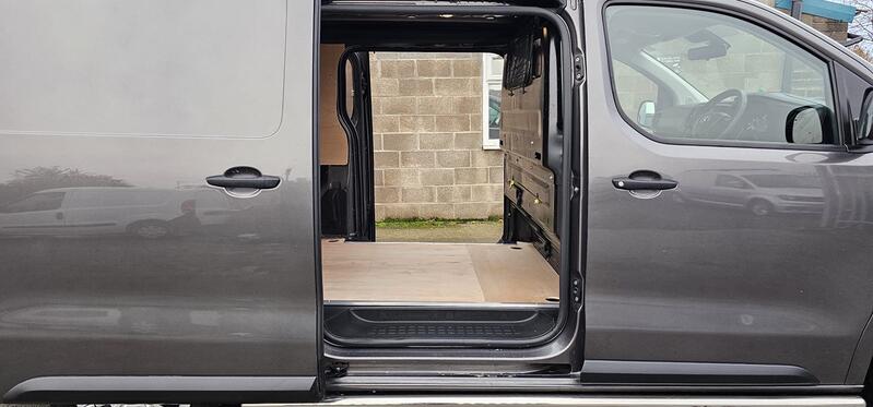 TOYOTA PROACE