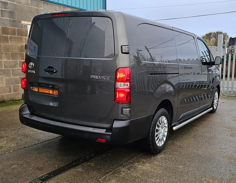 TOYOTA PROACE