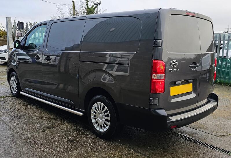 TOYOTA PROACE