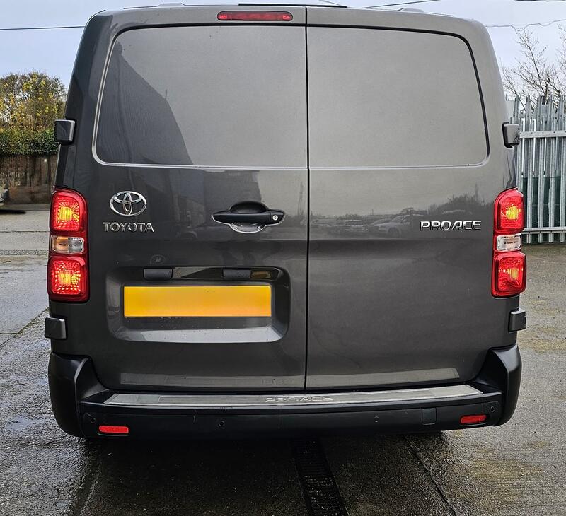 TOYOTA PROACE